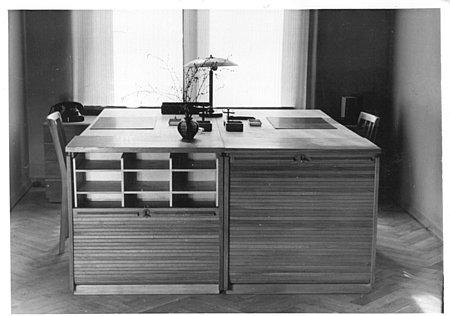 Neu entwickelte Möbel eines Sachbearbeiterzimmers im Ministerium des Innern der DDR, 1950