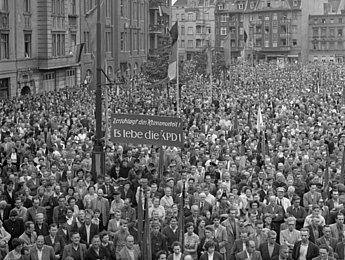 Protestkundgebung gegen das KPD Verbot in Halle (Saale) am 19. August 1956