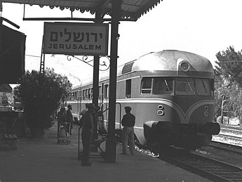 Eine deutsche Lokomotive, geliefert in Folge des Luxemburger Abkommens, im Einsatz bei den israelischen Staatsbahnen